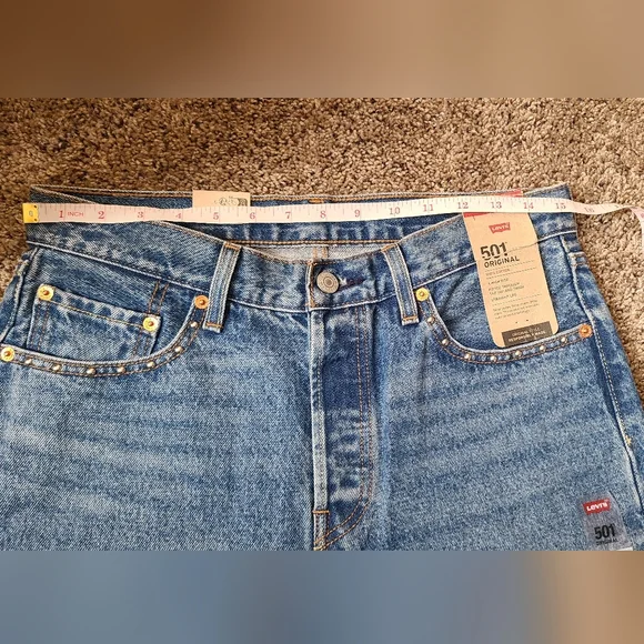 Womens Levi's 501 Original Straight Jeans in Medium Blue Denim - Picture 1 of 7